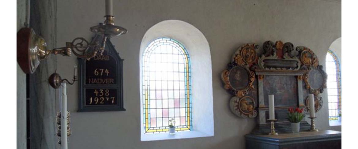 Montering af vinduer i kirke